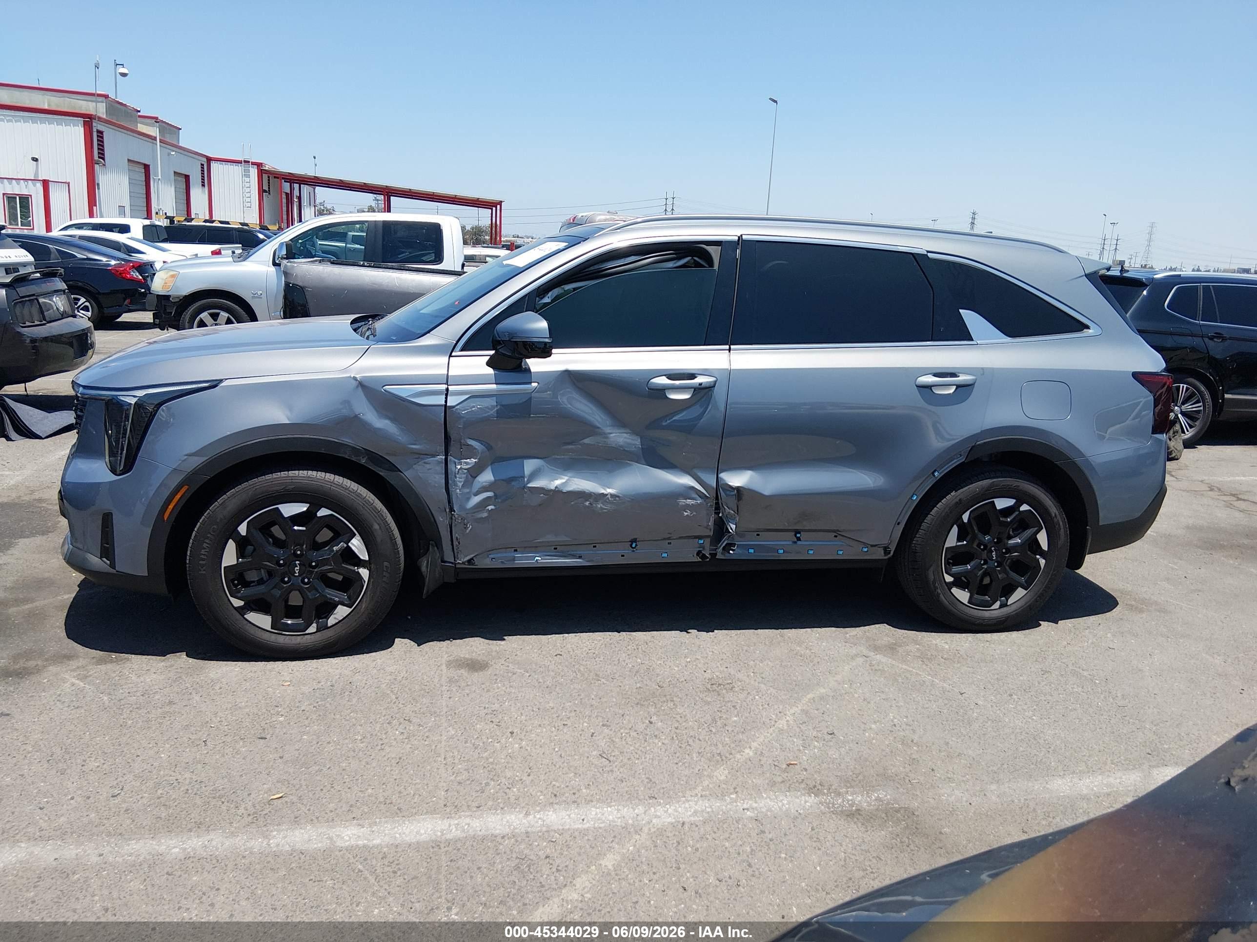 2024 KIA SORENTO S