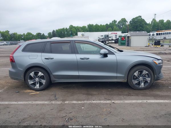2020 VOLVO V60 CROSS COUNTRY T5