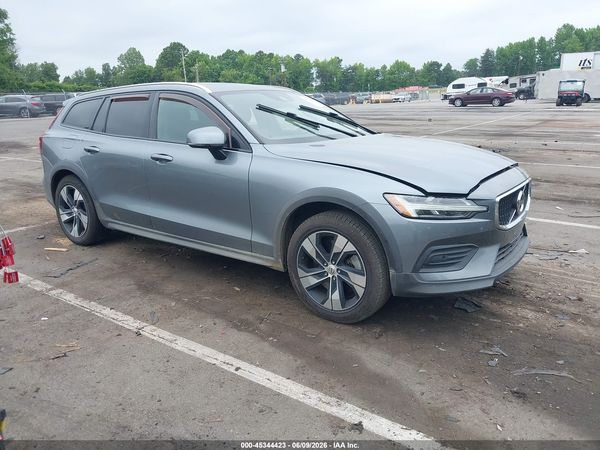 2020 VOLVO V60 CROSS COUNTRY T5