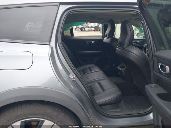 2020 VOLVO V60 CROSS COUNTRY T5