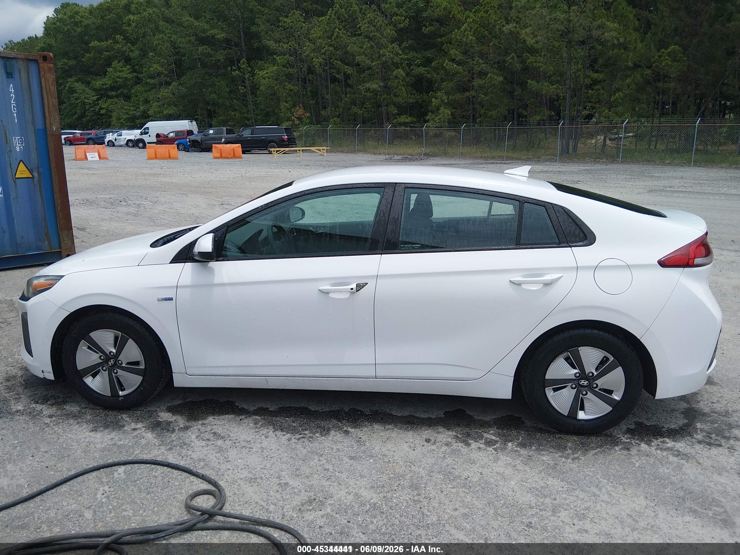 2018 HYUNDAI IONIQ HYBRID BLUE