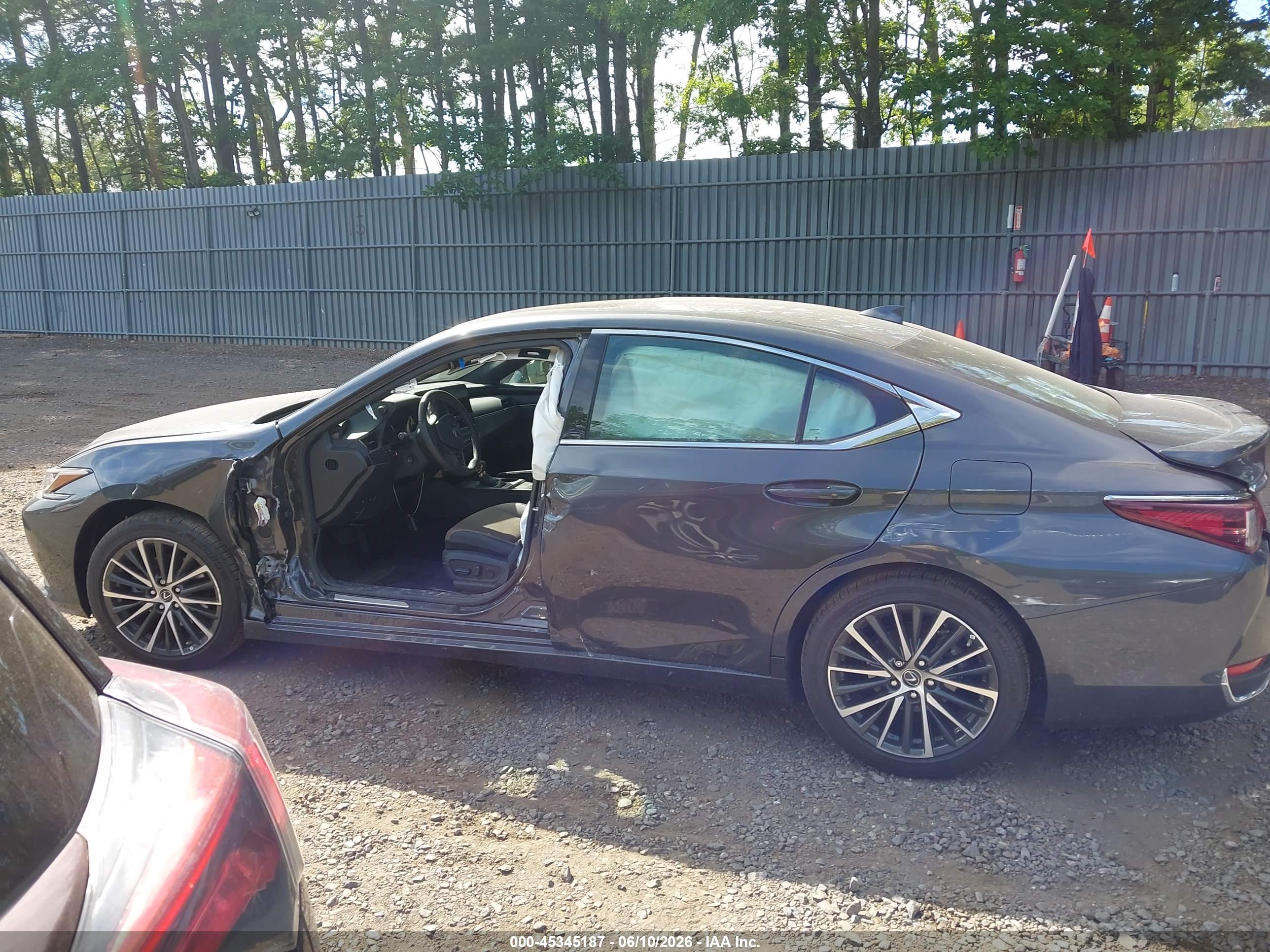 2025 LEXUS ES 300H 300h Premium