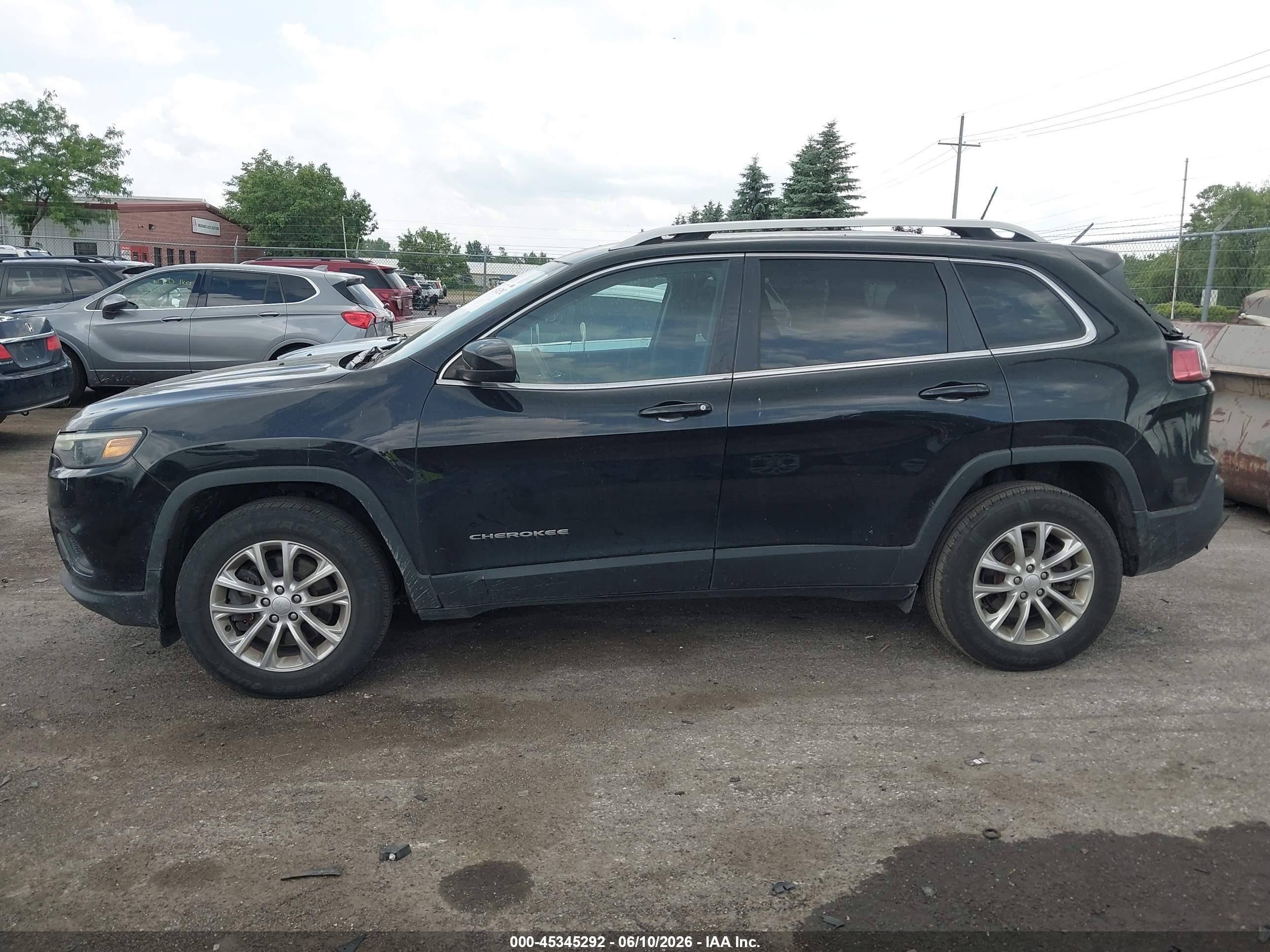2019 JEEP CHEROKEE LATITUDE 4X4