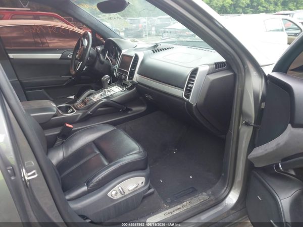 2016 PORSCHE CAYENNE GTS