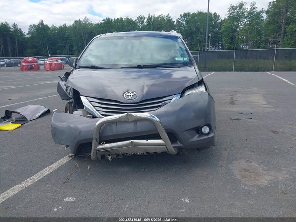 2016 TOYOTA SIENNA XLE