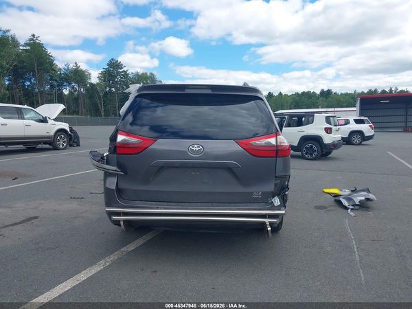 2016 TOYOTA SIENNA XLE