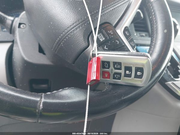 2016 TOYOTA SIENNA XLE