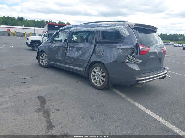 2016 TOYOTA SIENNA XLE
