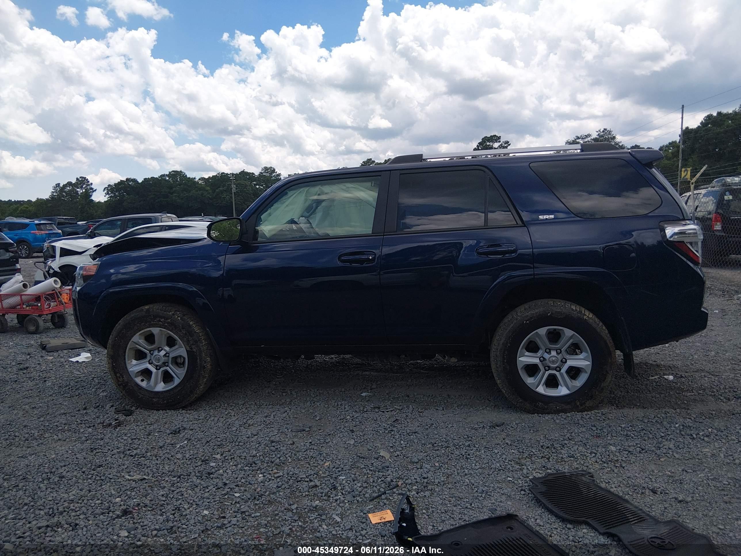 2023 TOYOTA 4RUNNER SR5