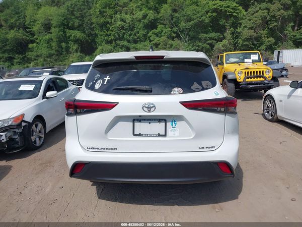 2022 TOYOTA HIGHLANDER LE