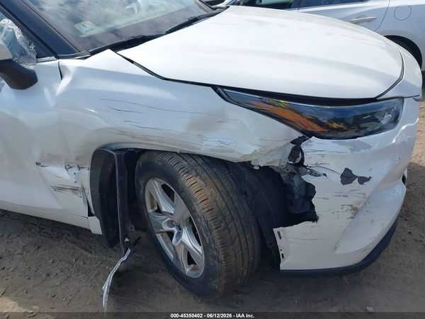 2022 TOYOTA HIGHLANDER LE