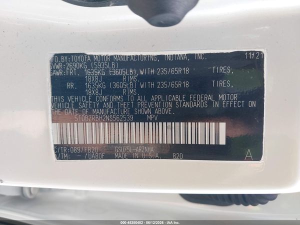 2022 TOYOTA HIGHLANDER LE