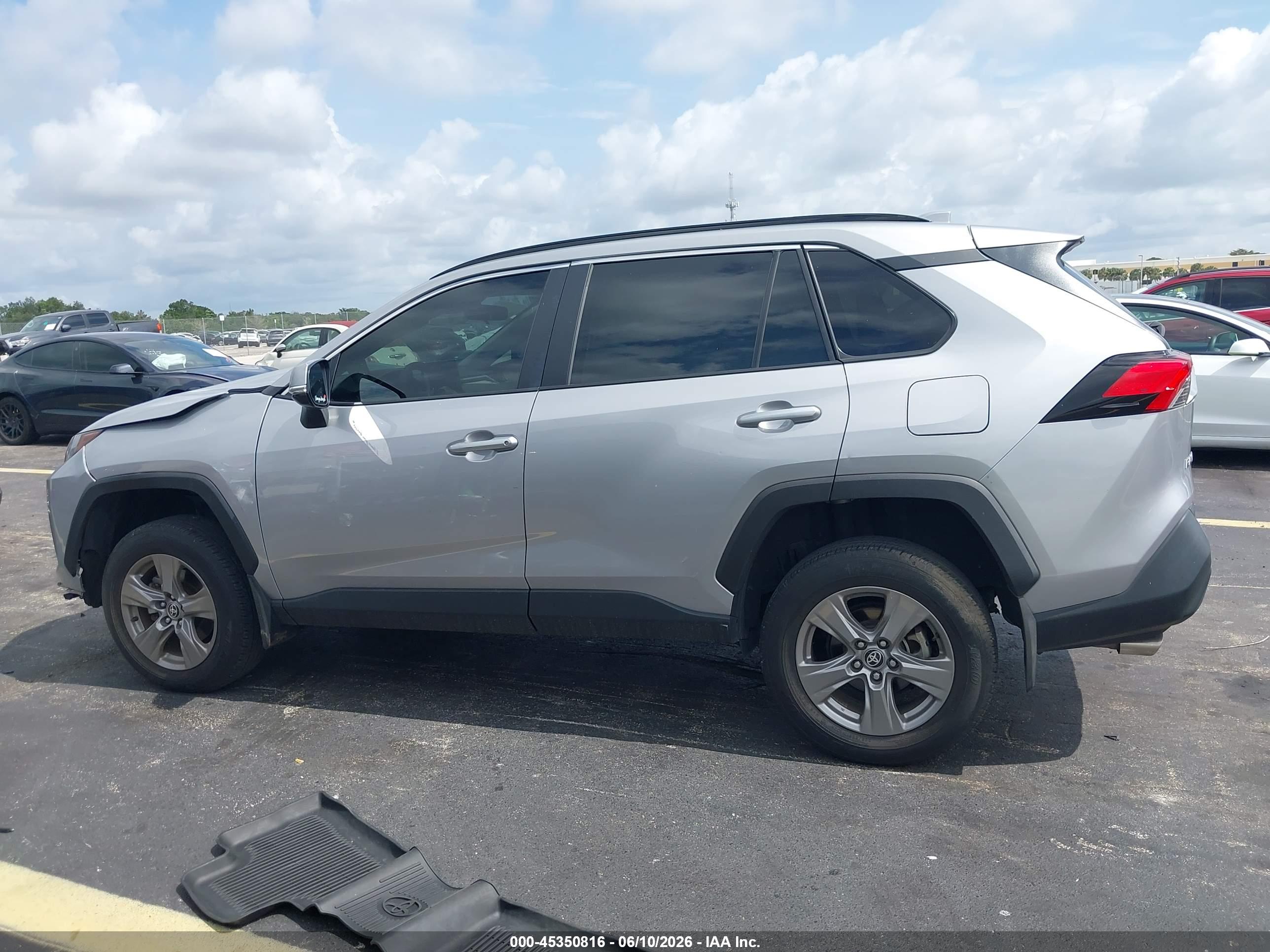 2024 TOYOTA RAV4 XLE