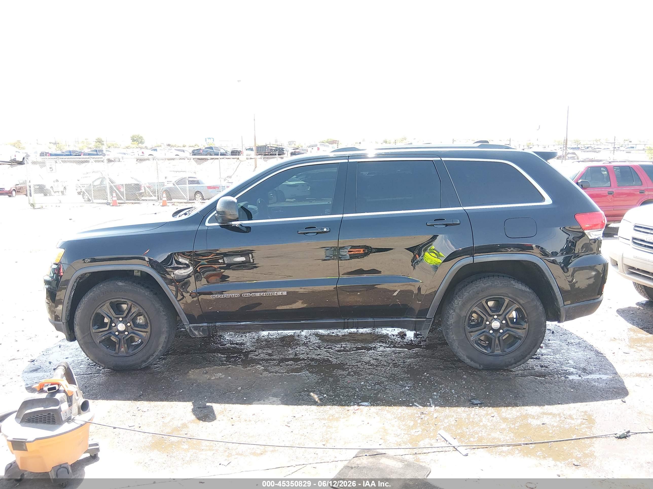 2017 JEEP GRAND CHEROKEE LAREDO 4X2