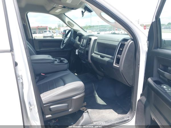 2017 RAM 1500 TRADESMAN  4X2 5'7 BOX