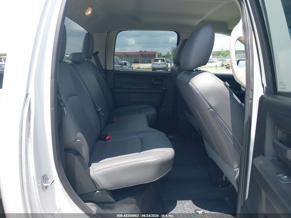 2017 RAM 1500 TRADESMAN  4X2 5'7 BOX