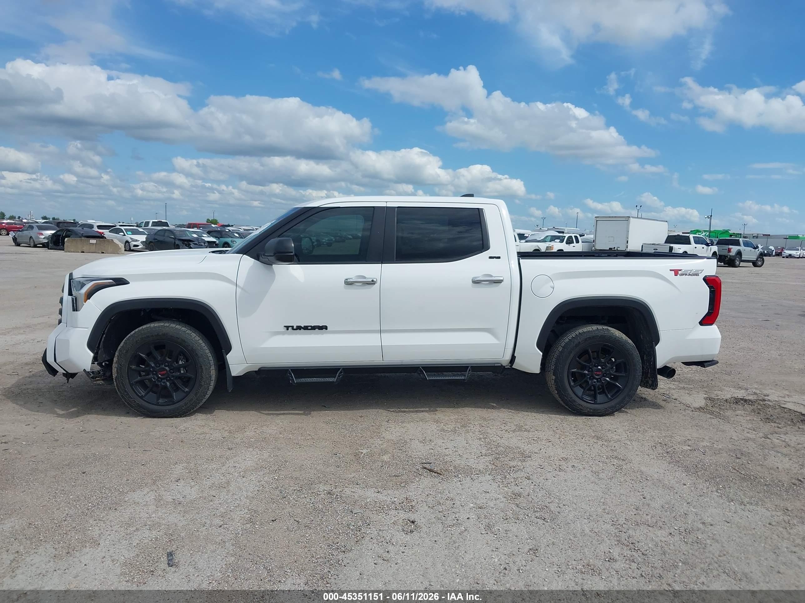 2024 TOYOTA TUNDRA SR5