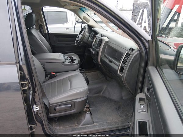 2017 RAM 1500 TRADESMAN  4X4 5'7 BOX
