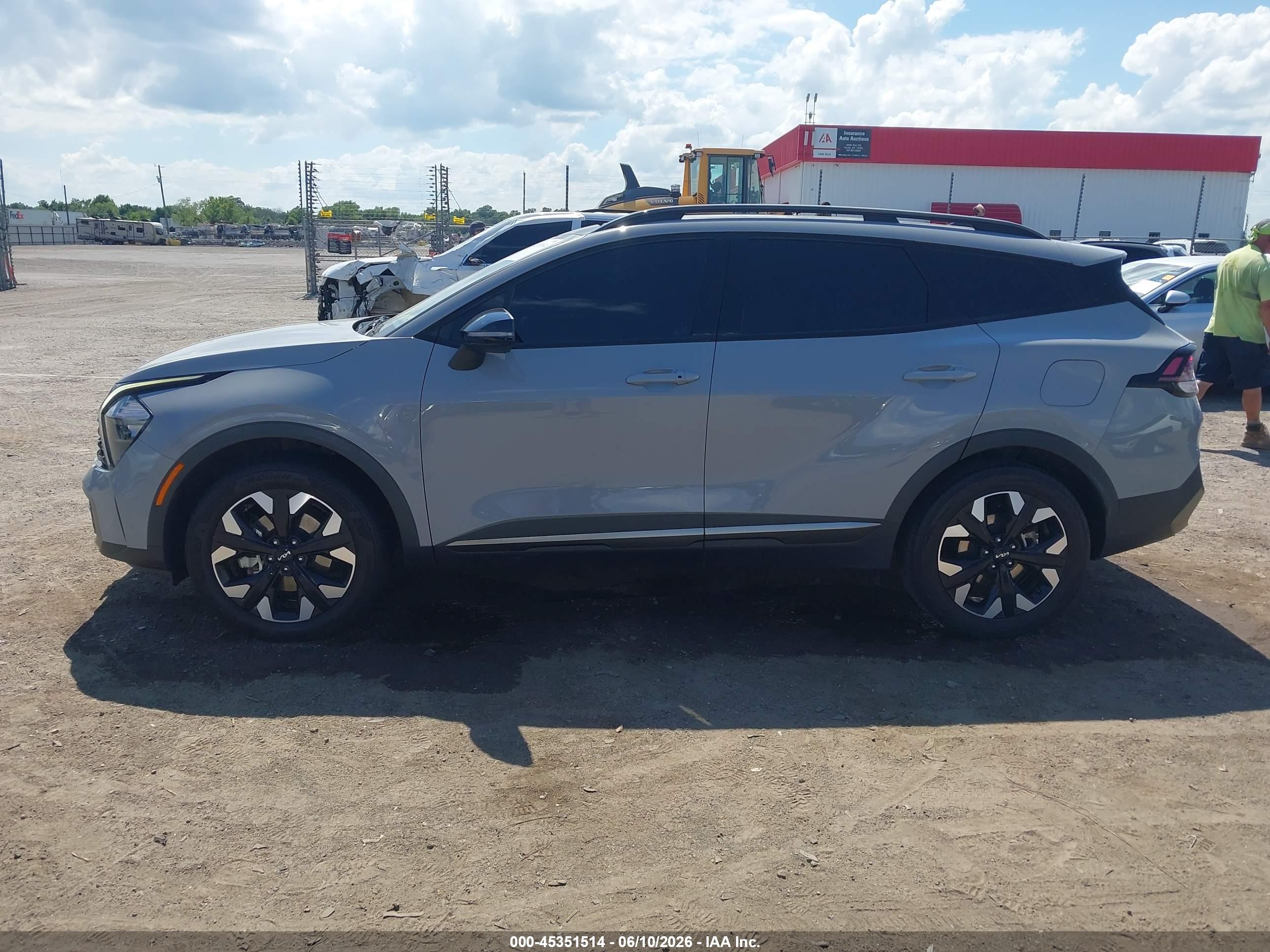 2023 KIA SPORTAGE X-LINE