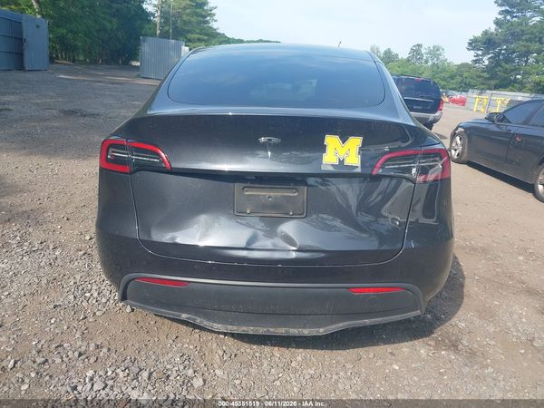 2025 TESLA MODEL Y
