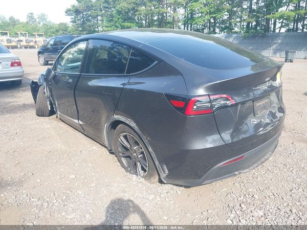 2025 TESLA MODEL Y