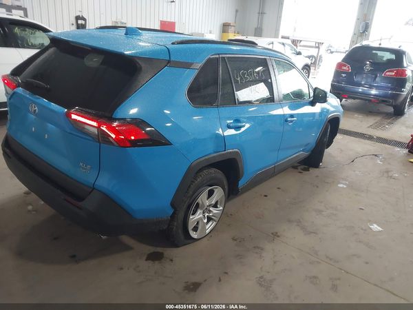 2021 TOYOTA RAV4 XLE