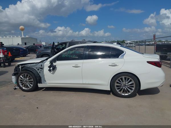2021 INFINITI Q50 LUXE