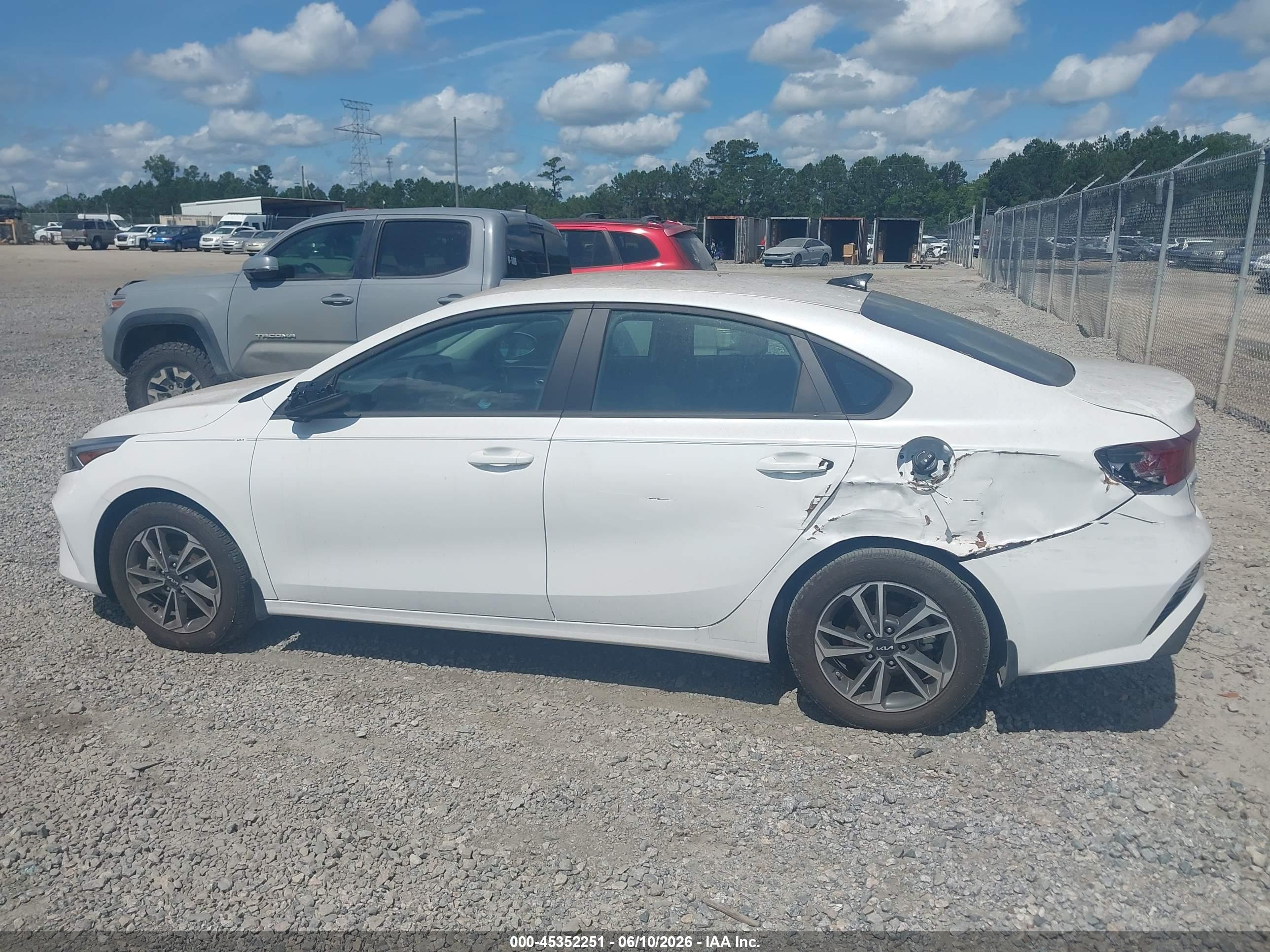 2024 KIA FORTE LXS