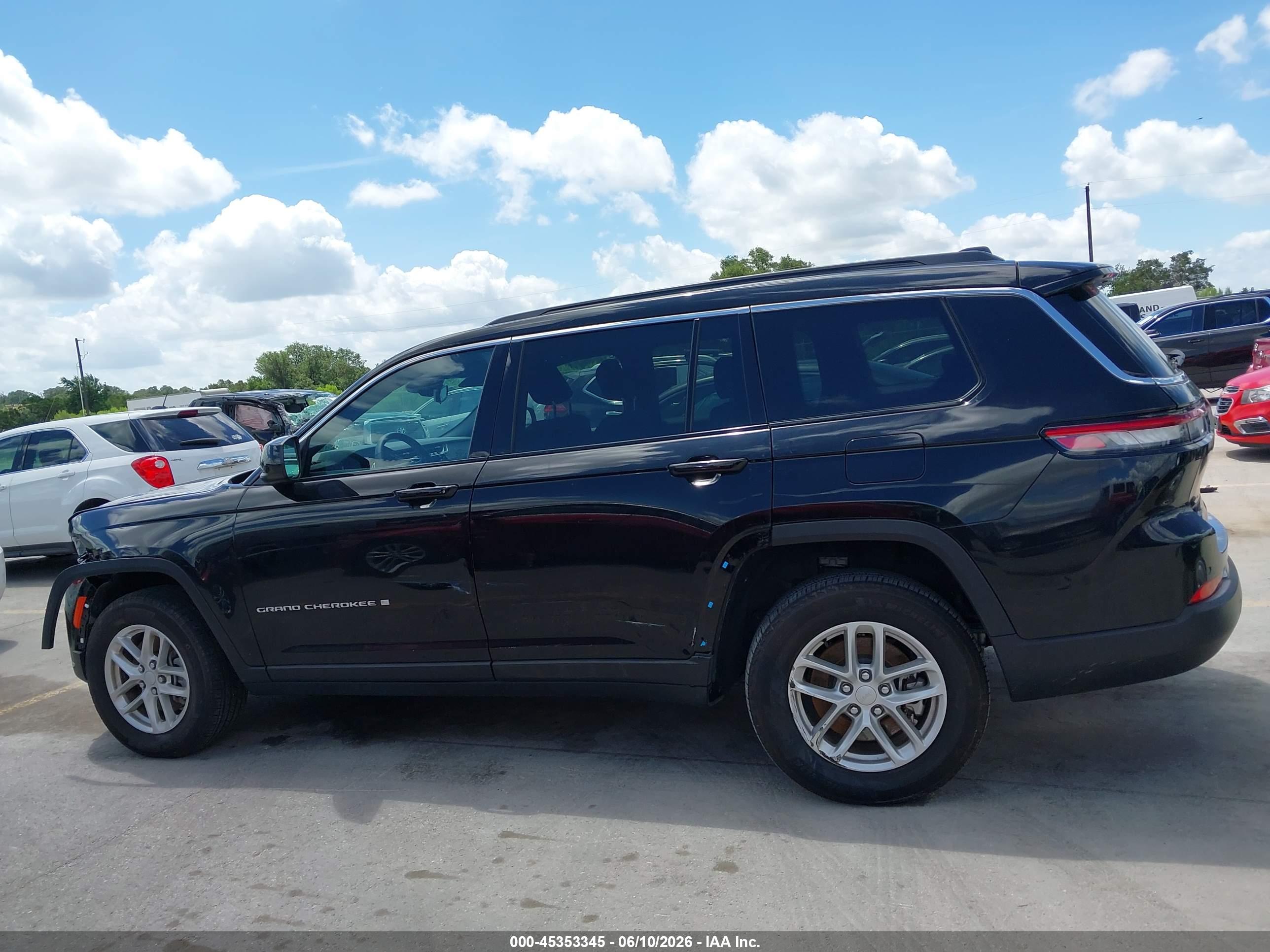 2024 JEEP GRAND CHEROKEE L LAREDO X 4X4