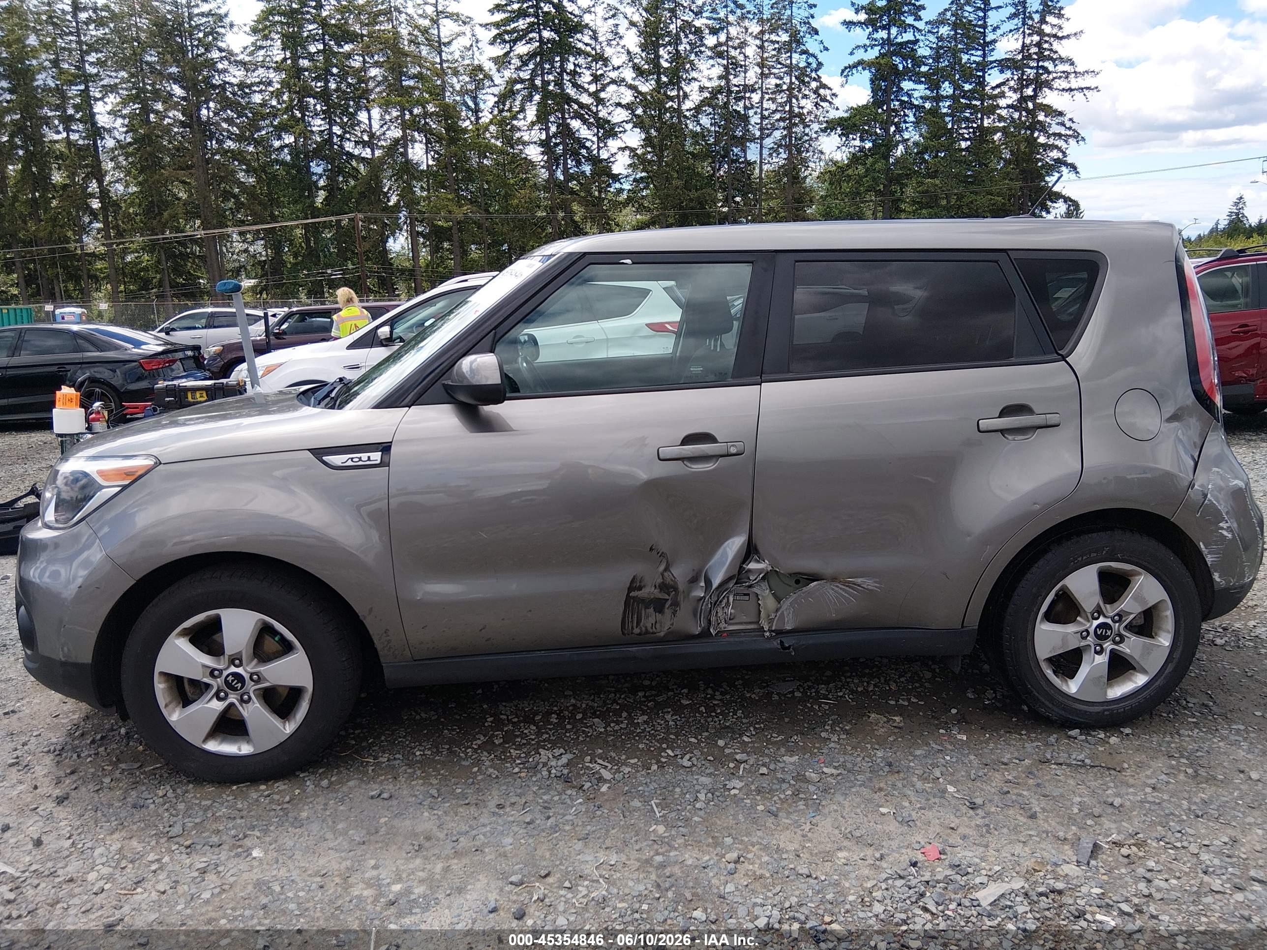 2017 KIA SOUL Base