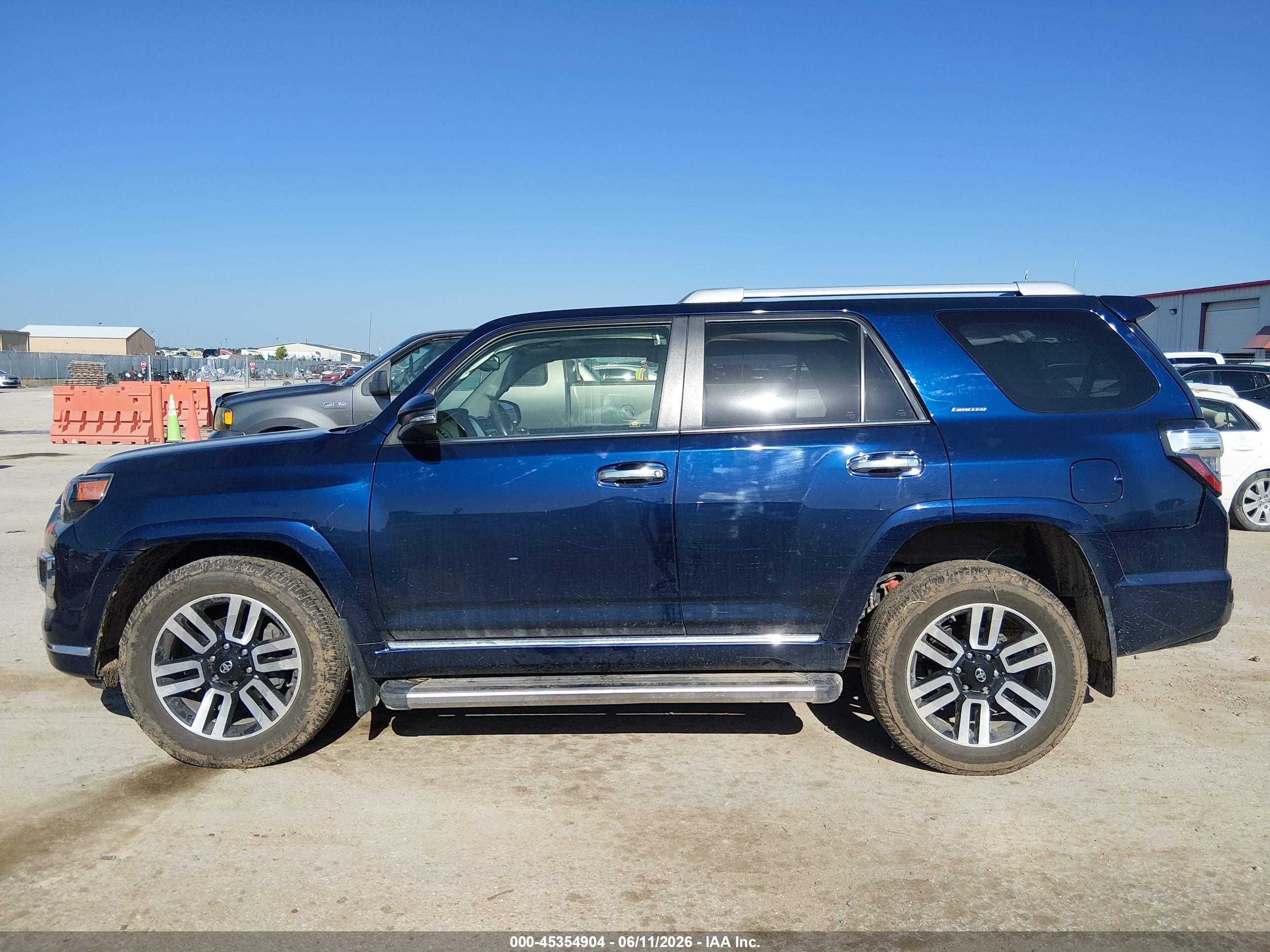 2017 TOYOTA 4RUNNER LIMITED