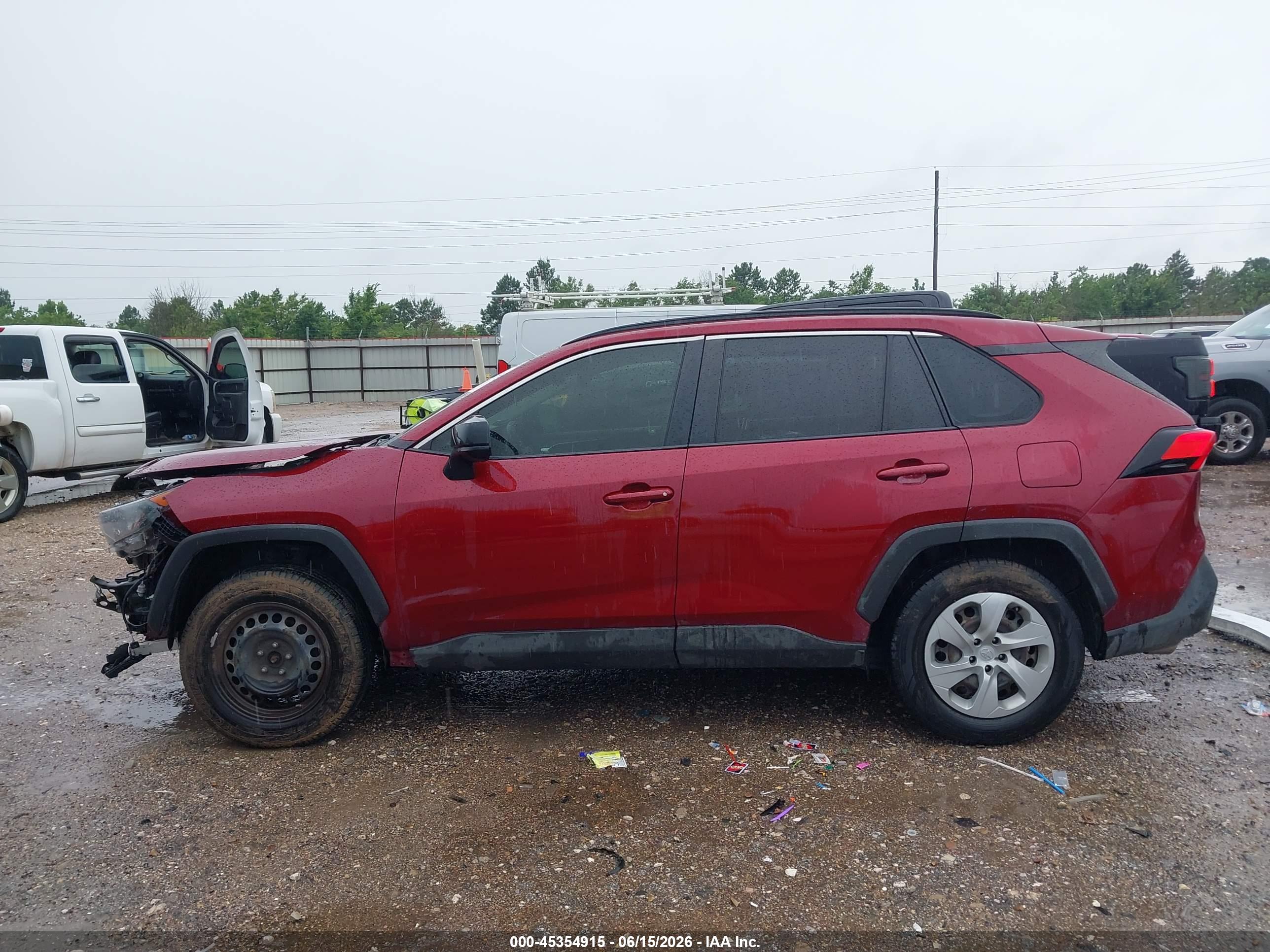 2020 TOYOTA RAV4 LE