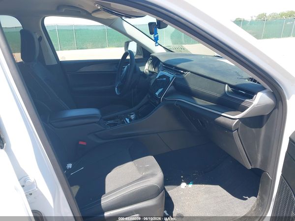 2023 JEEP GRAND CHEROKEE LAREDO 4X4