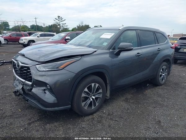 2021 TOYOTA HIGHLANDER XLE