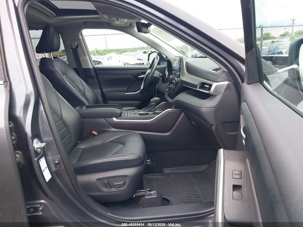 2021 TOYOTA HIGHLANDER XLE