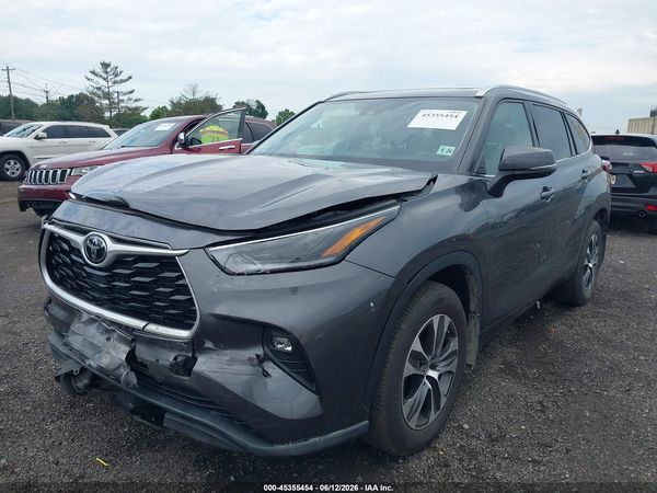 2021 TOYOTA HIGHLANDER XLE