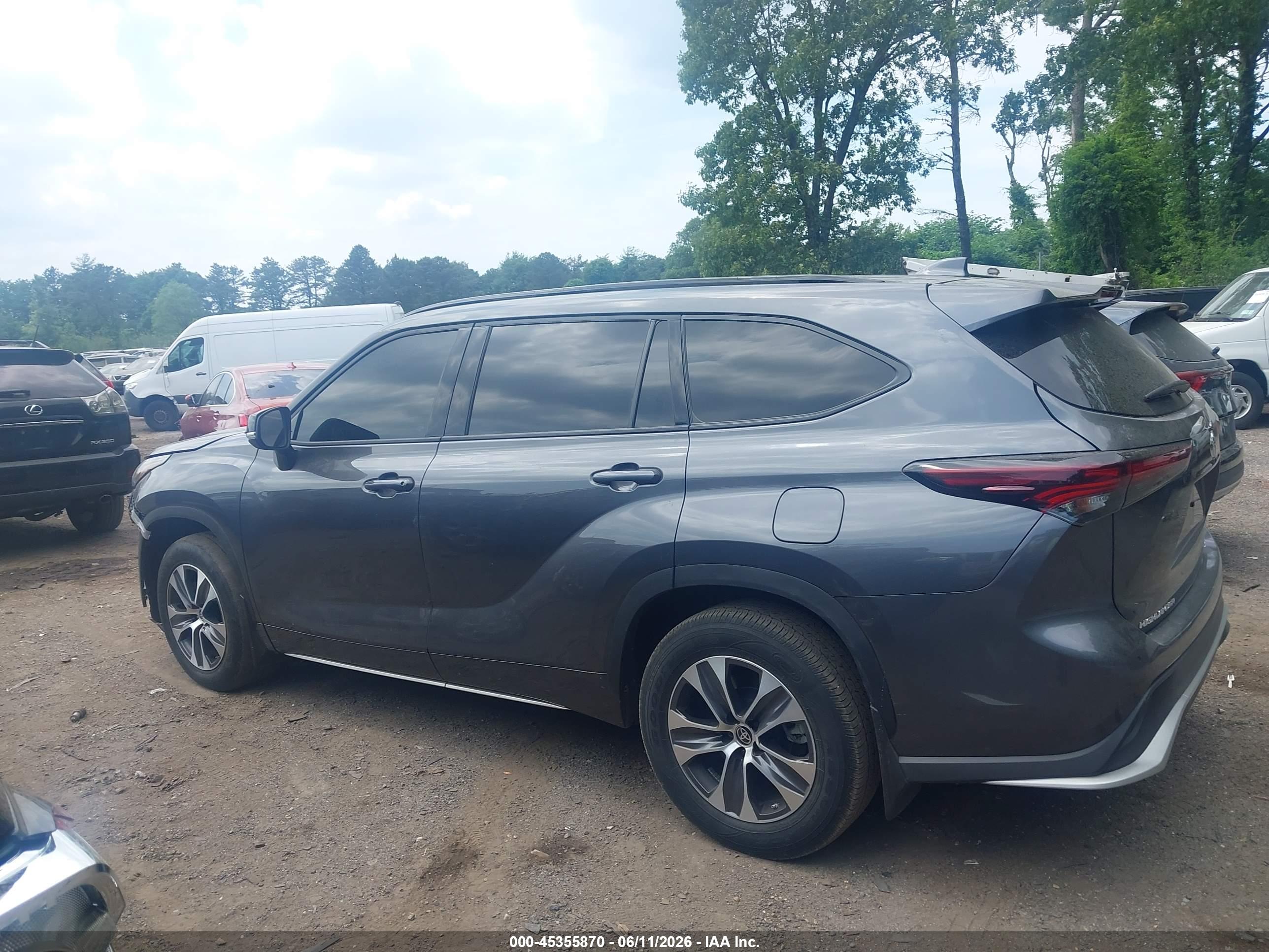 2025 TOYOTA HIGHLANDER XSE