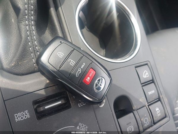 2025 TOYOTA HIGHLANDER XSE