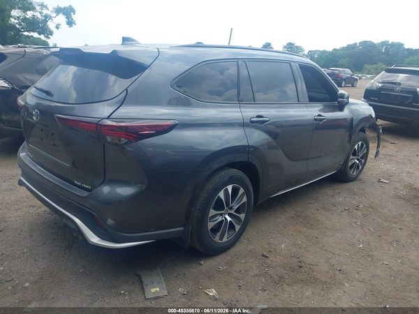 2025 TOYOTA HIGHLANDER XSE