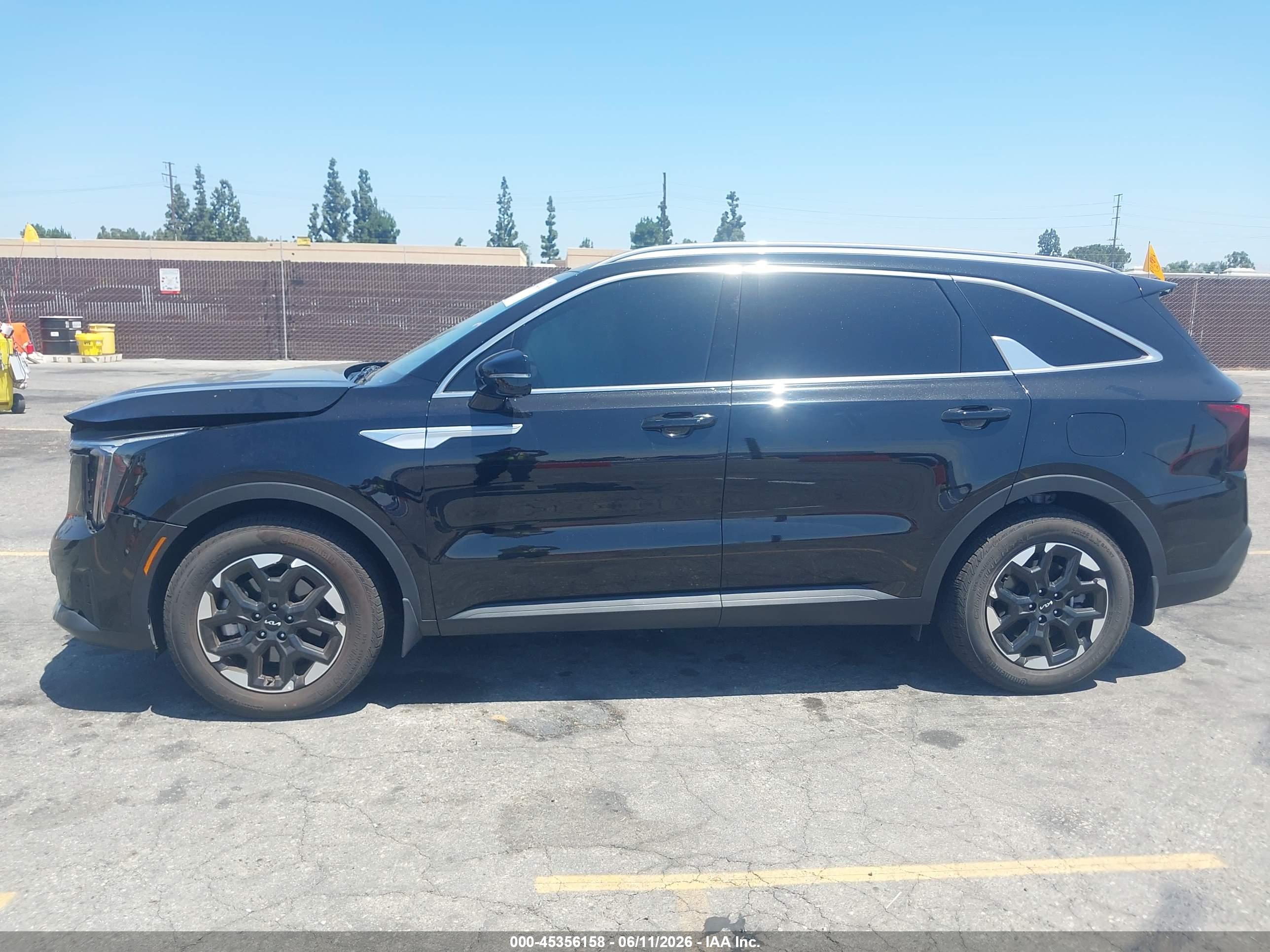 2025 KIA SORENTO S