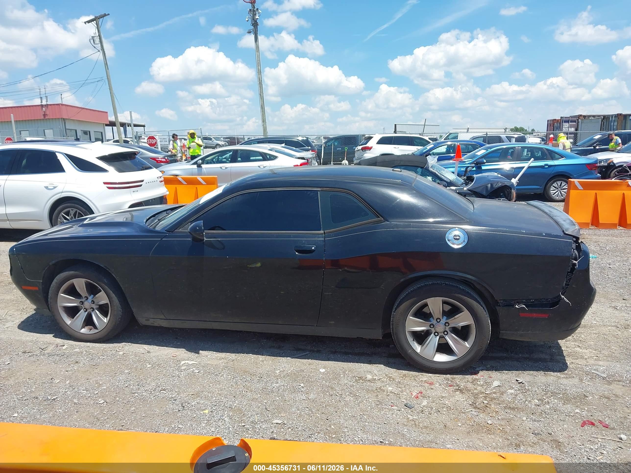 2016 DODGE CHALLENGER SXT