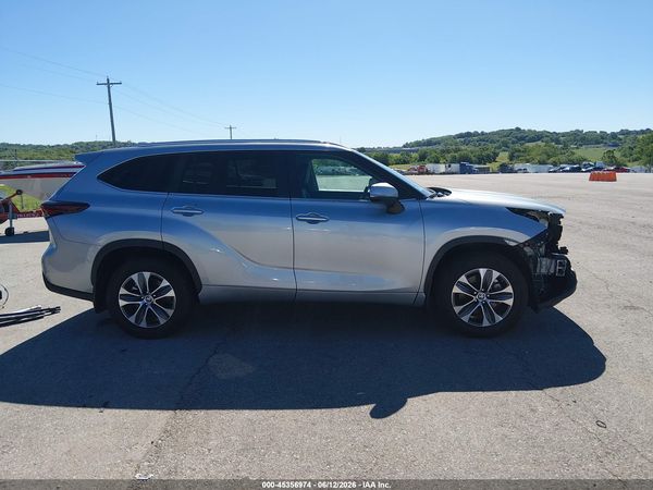 2024 TOYOTA HIGHLANDER XLE