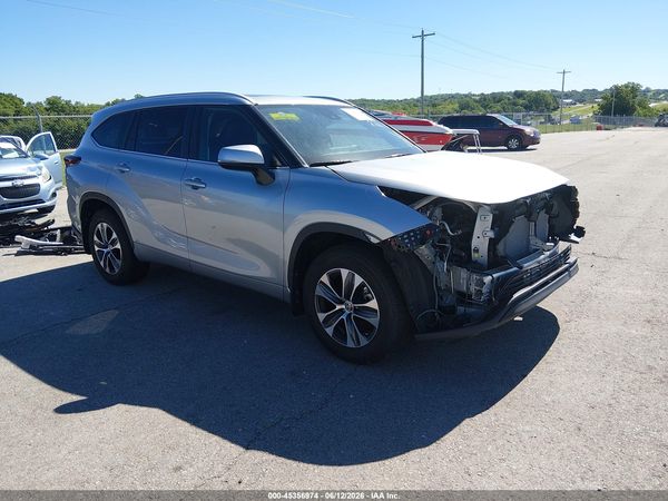 2024 TOYOTA HIGHLANDER XLE