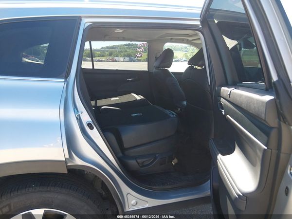 2024 TOYOTA HIGHLANDER XLE