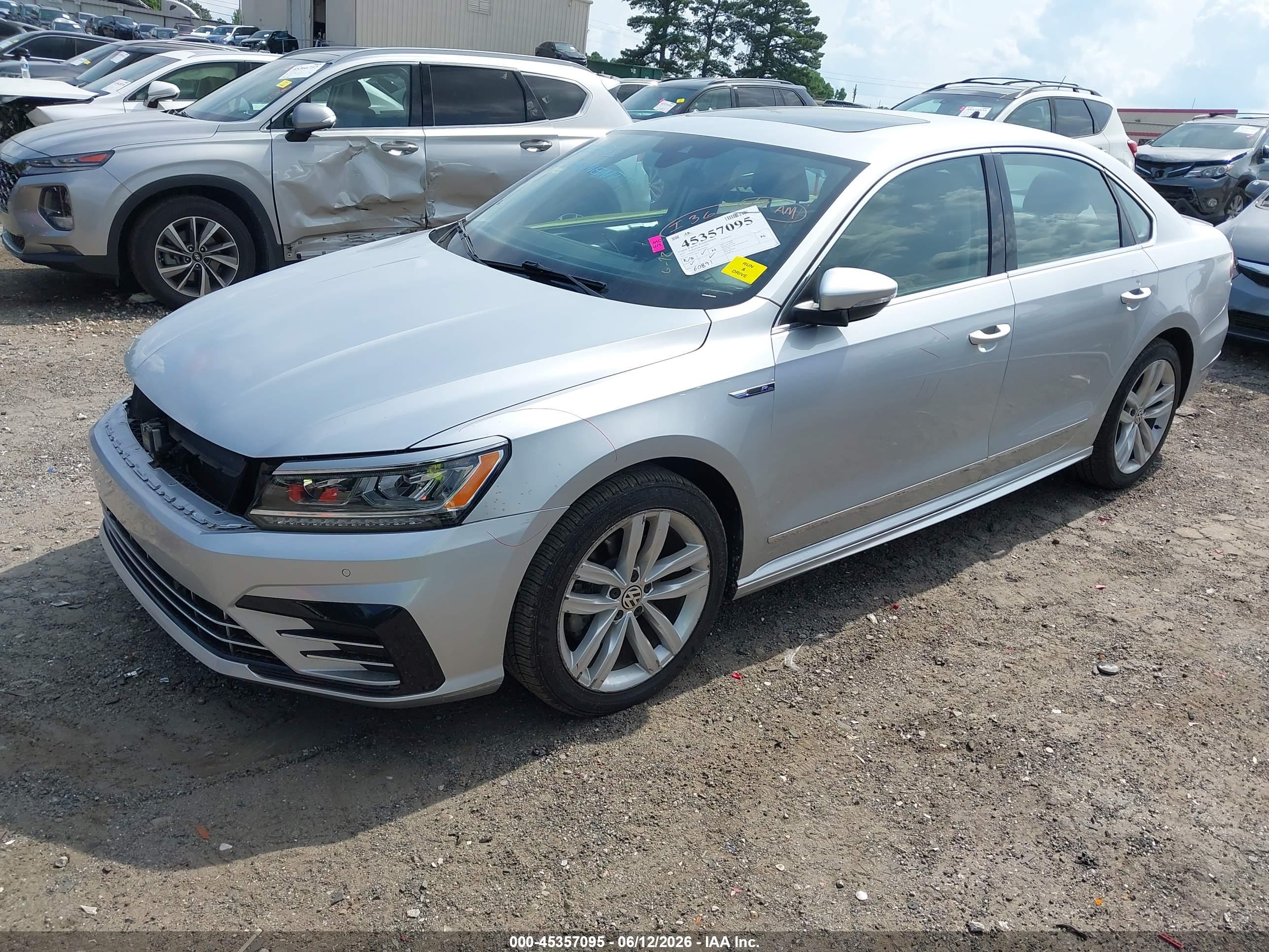 2019 VOLKSWAGEN PASSAT 2.0T SE R-LINE — I2