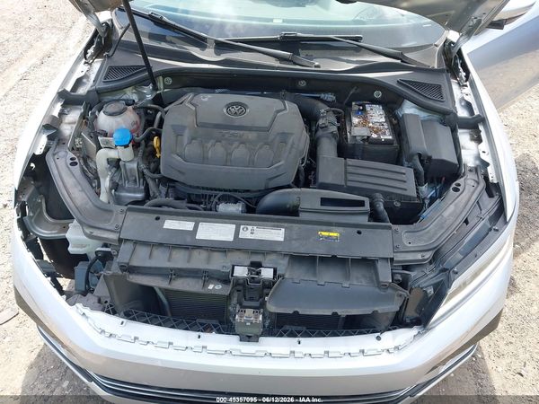 2019 VOLKSWAGEN PASSAT 2.0T SE R-LINE — I10