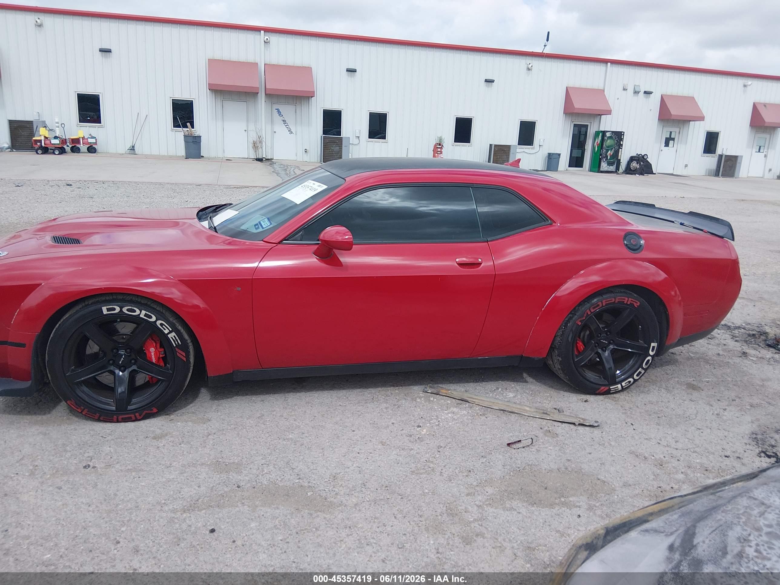 2016 DODGE CHALLENGER SRT HELLCAT