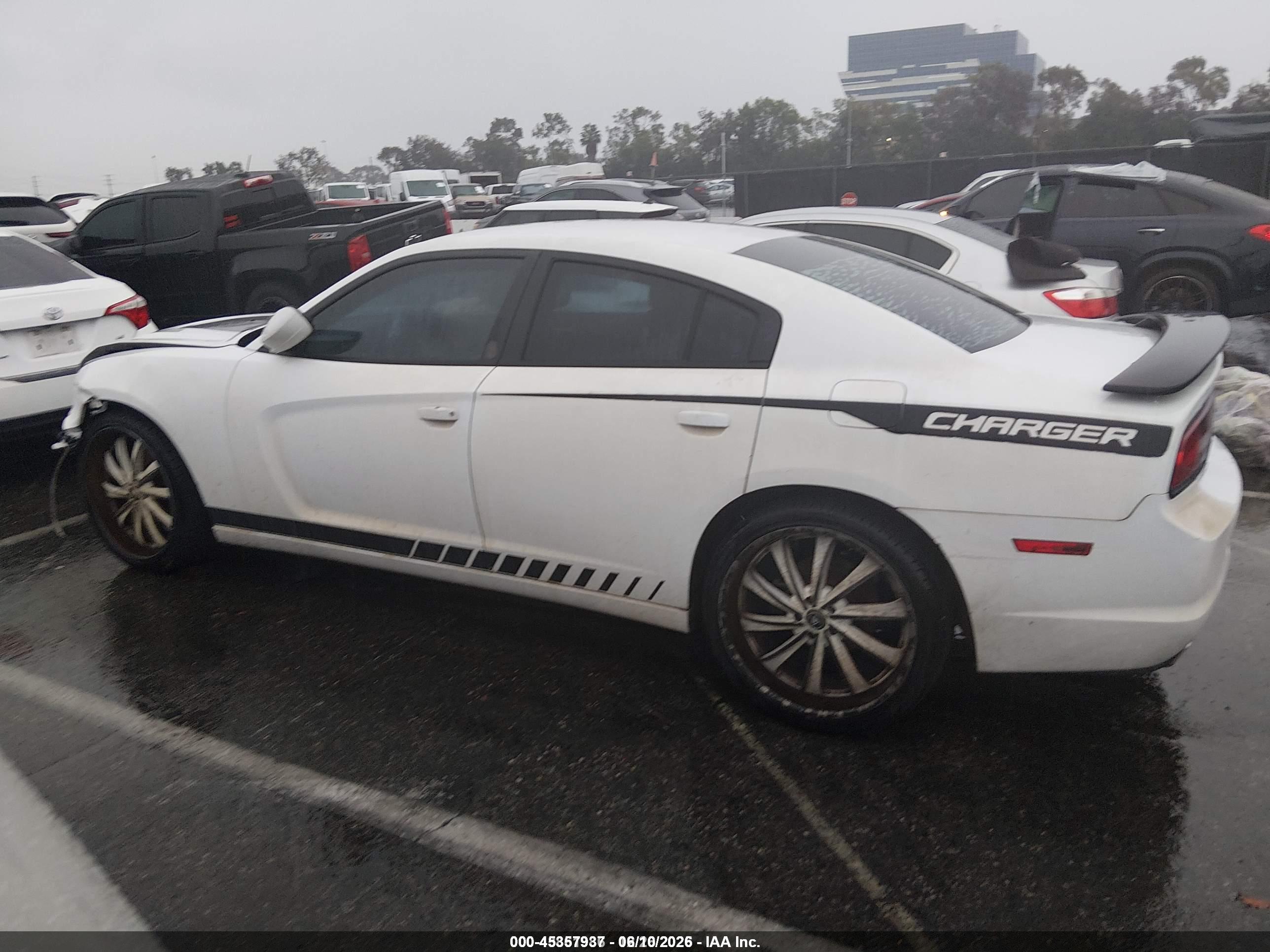 2013 DODGE CHARGER SE