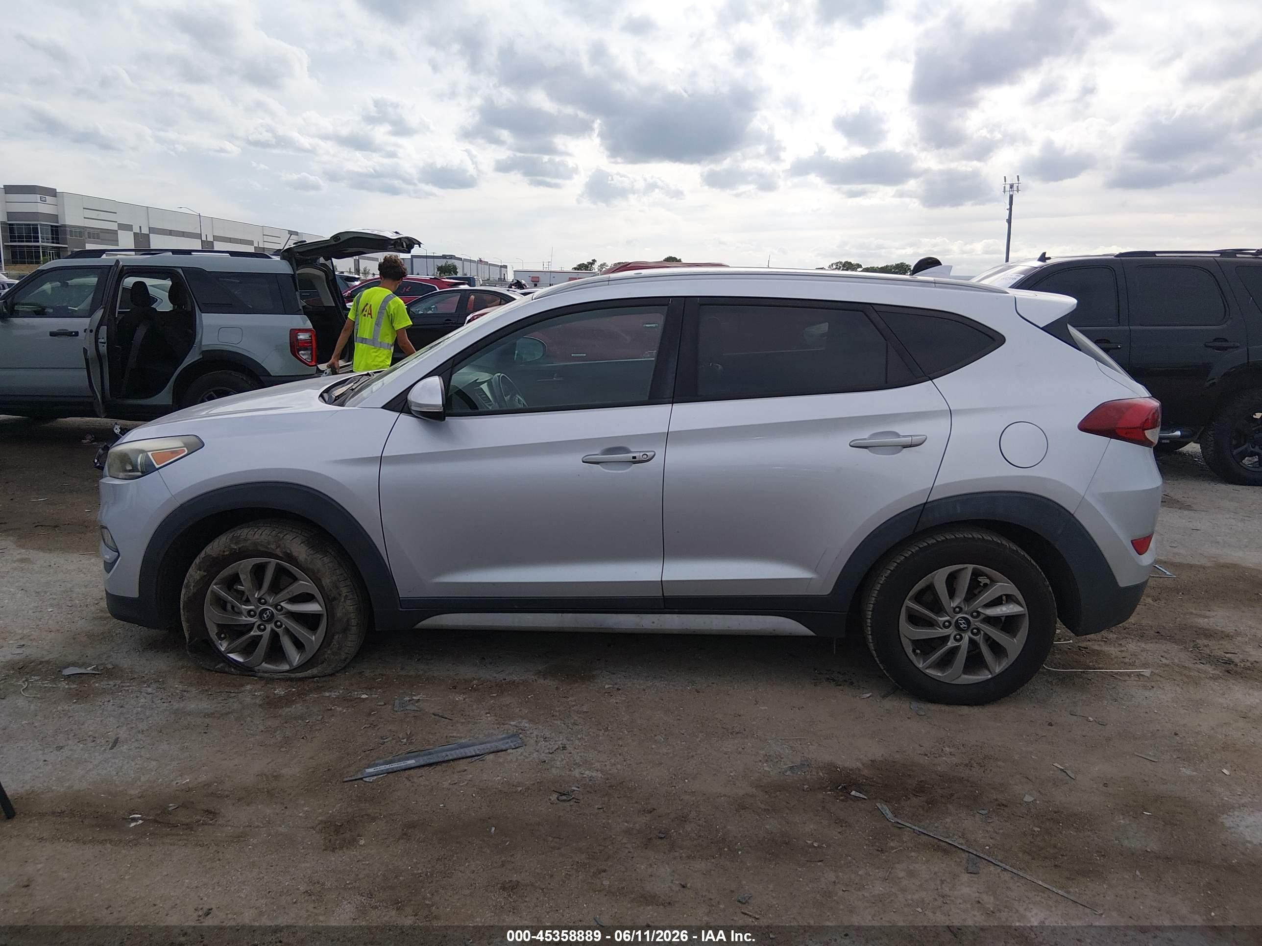 2017 HYUNDAI TUCSON SE PLUS