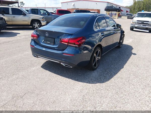 2020 MERCEDES-BENZ A 220 A220